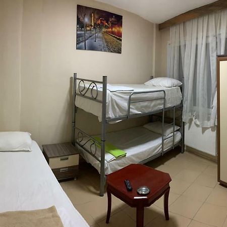 Hayat Pansiyon Hostel Истанбул Екстериор снимка