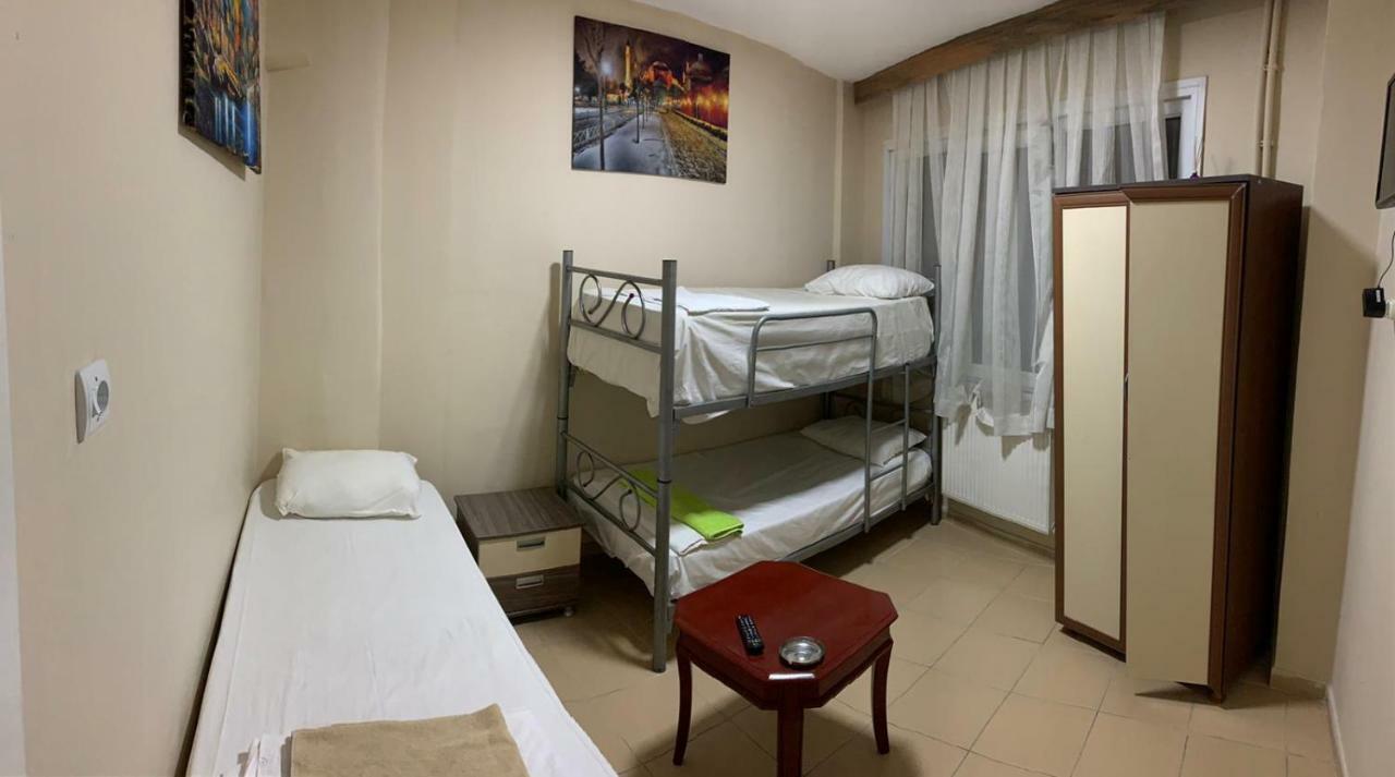 Hayat Pansiyon Hostel Истанбул Екстериор снимка