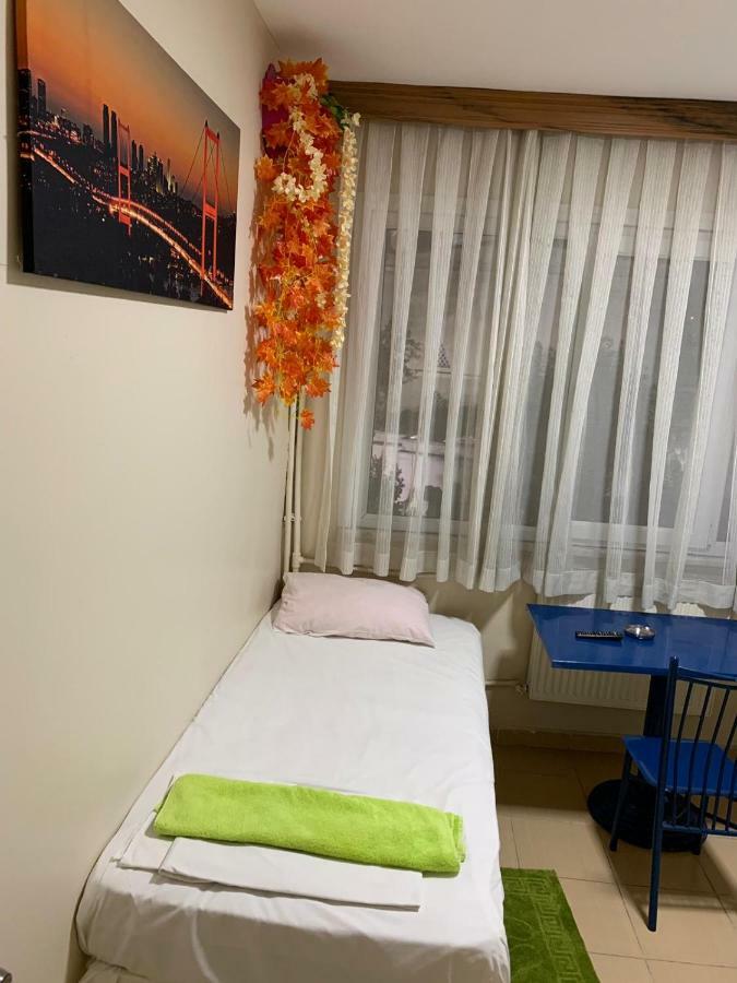 Hayat Pansiyon Hostel Истанбул Екстериор снимка