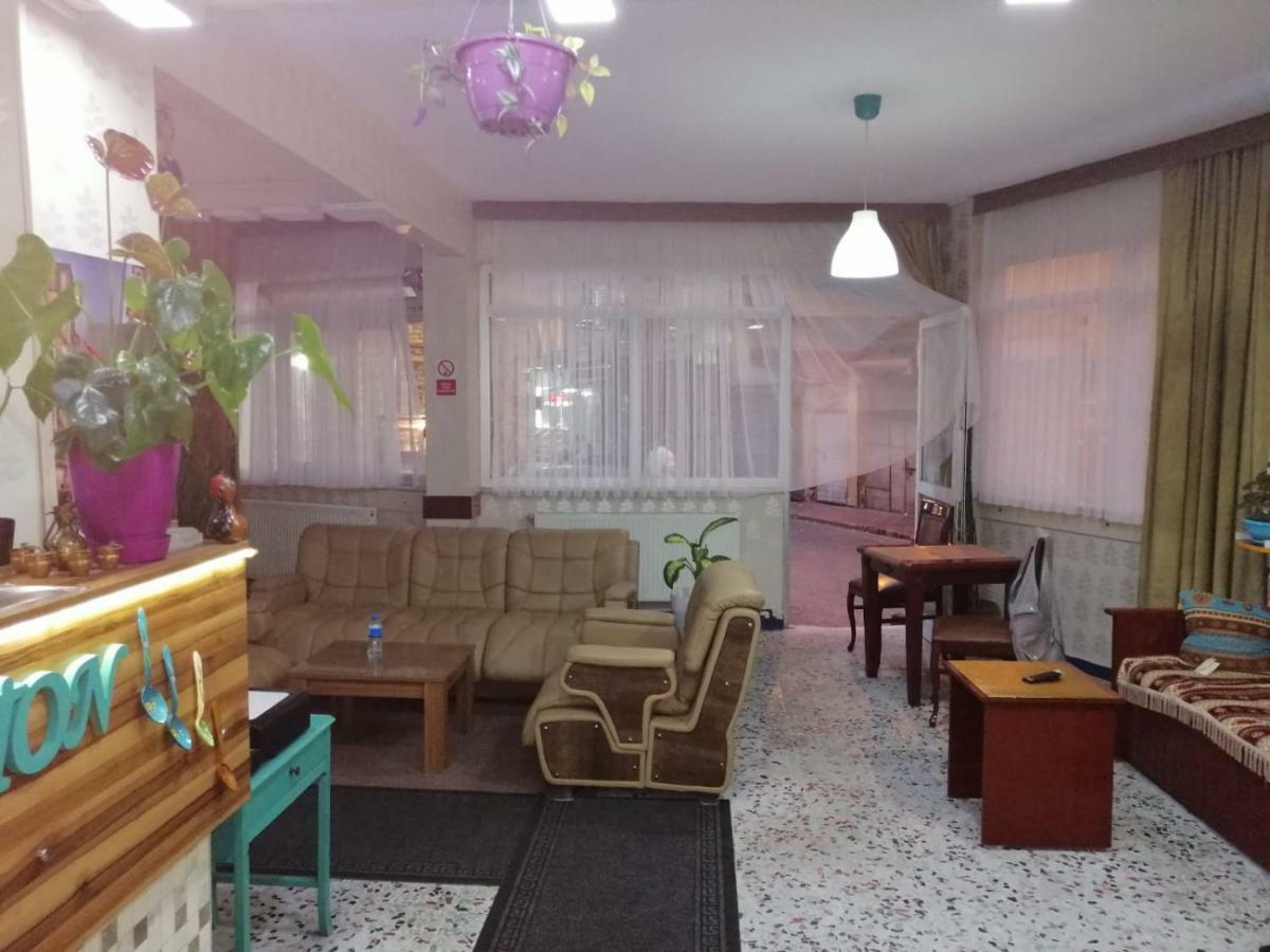 Hayat Pansiyon Hostel Истанбул Екстериор снимка